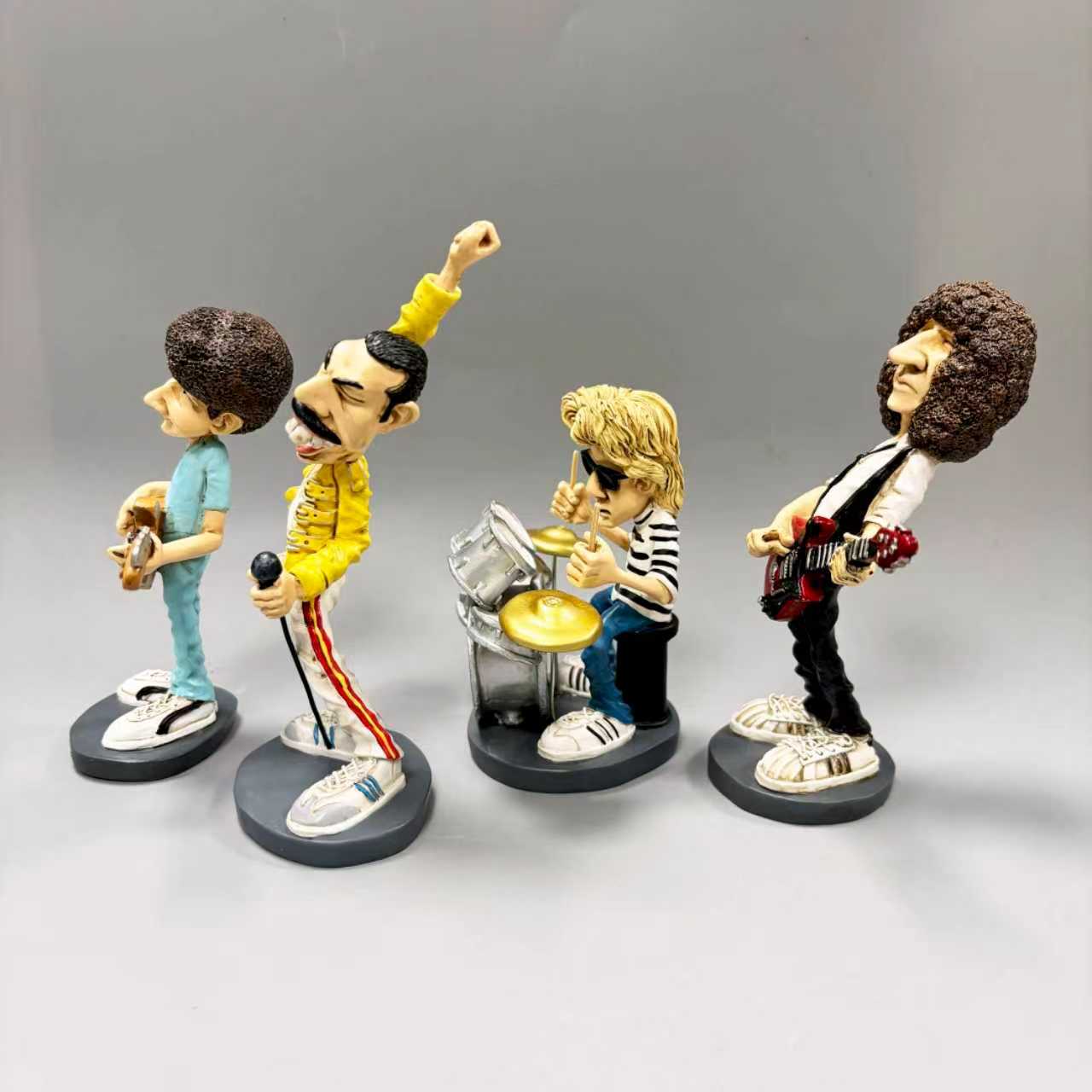ชุดรูปปั้นราชินีวงดนตรีร็อค ตำ - Resin Art Furniture บทวิจารณ์และราคา