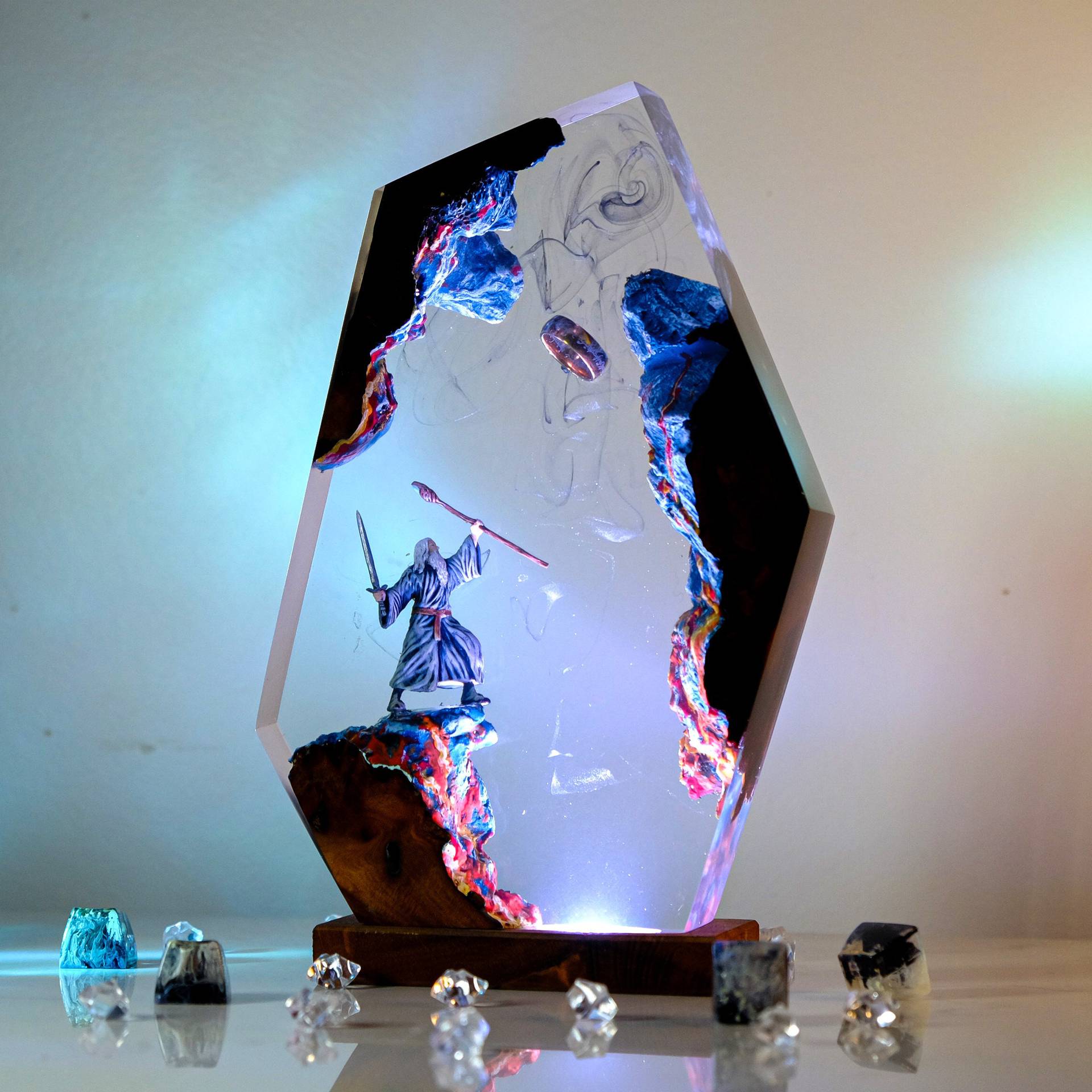 โคมไฟเรซิ่นรูปฉากภาพยนตร์ แหวน - Resin Art Furniture บทวิจารณ์และราคา